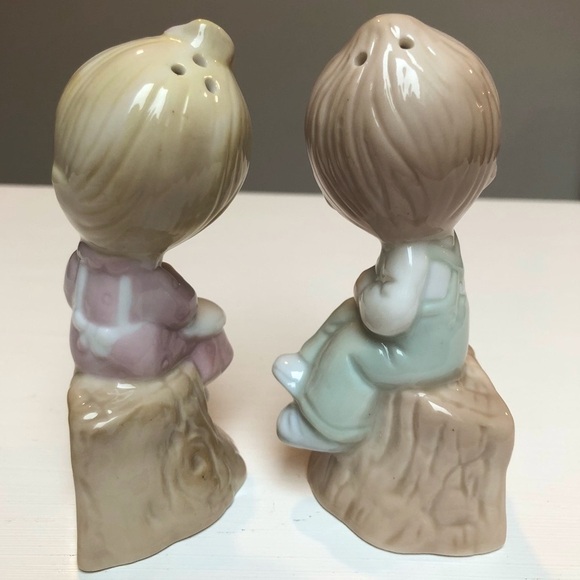 Precious Moments Salt & Pepper Shaker Set - Picture 4 of 6